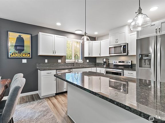 4th image of 463 E Alder Drive