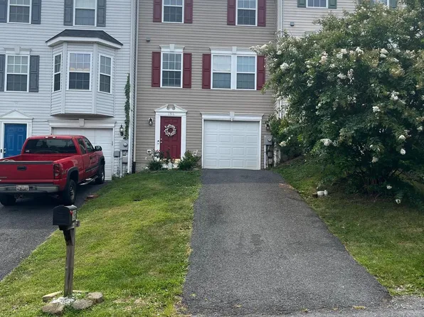 196 Dunrobin Dr, Martinsburg, WV 25405