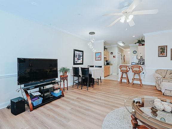 4th image of 4880 Dahlia Ct. #103