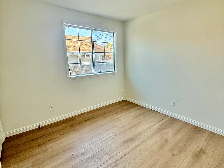 4627 Bresee Ave — Photo 7