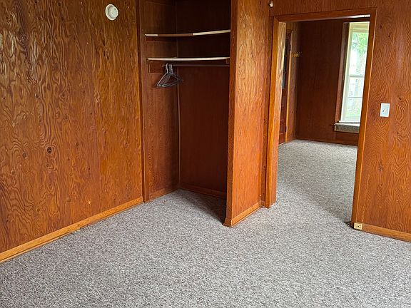 5th image of 813 Barnhill Cir #1