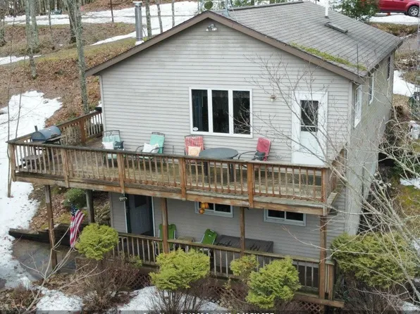 W16468 S Hilbert Dr, Armstrong Creek, WI 54103