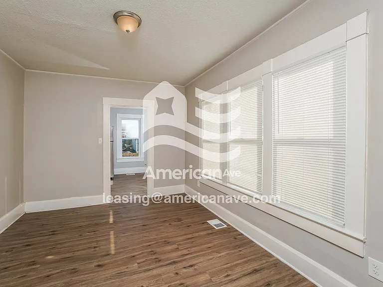 619121_005_wm_-_living_room_13412248.jpg