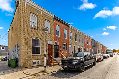 233 N Rose St Photo 1