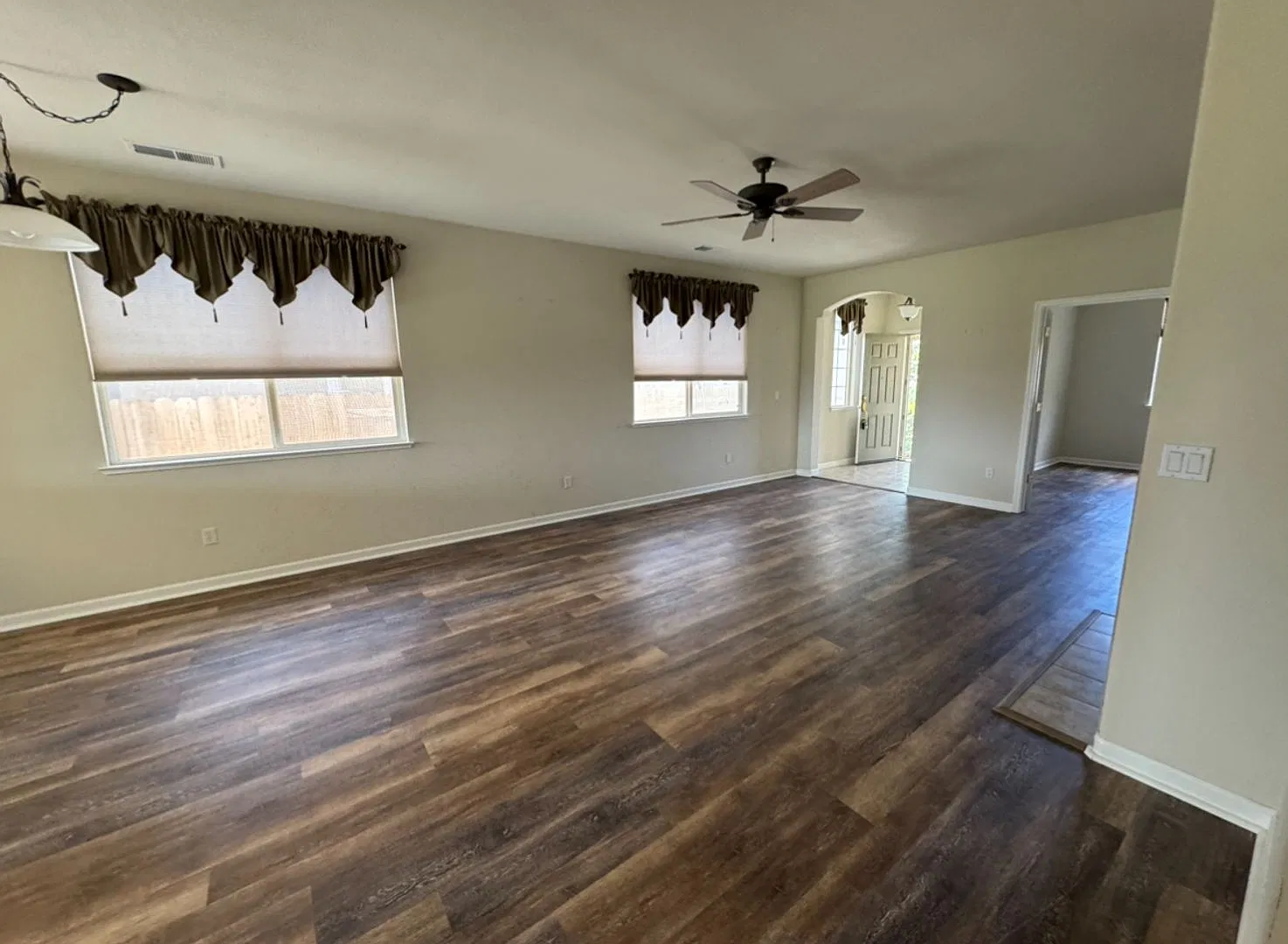 4 bed 2 bath home located on the Dayton Valley Golf Course — Photo 2