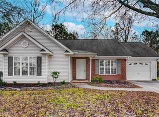 3628 Hickswood Forest Dr, High Point, NC 27265