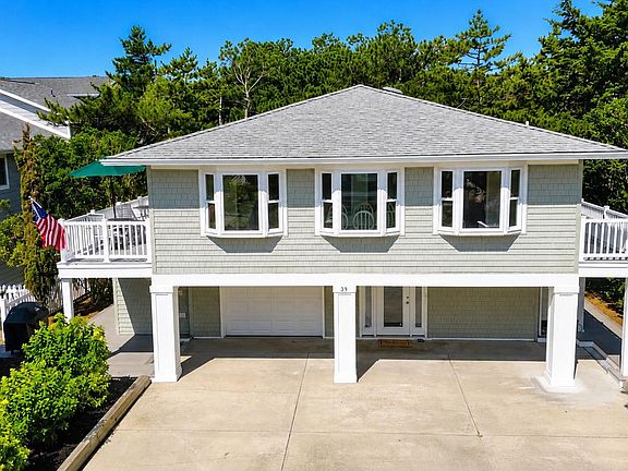 3rd image of 39 Dune Rd