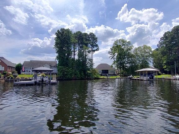 3rd image of 505 Nautical Way