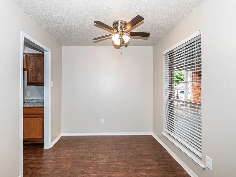 Highland Terrace — Photo 35