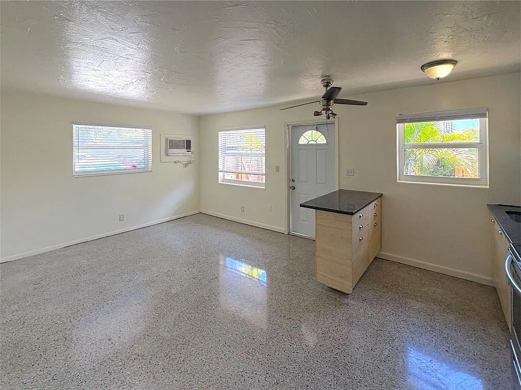 1 bed, 1.0 bath, 1053 sqft, $1,595 — Photo 4