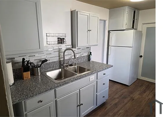 8703 Baring Cross St — Photo 18