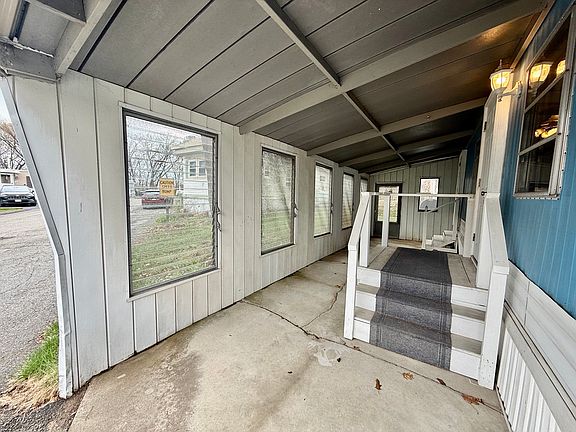 3rd image of 38 Lark Dr