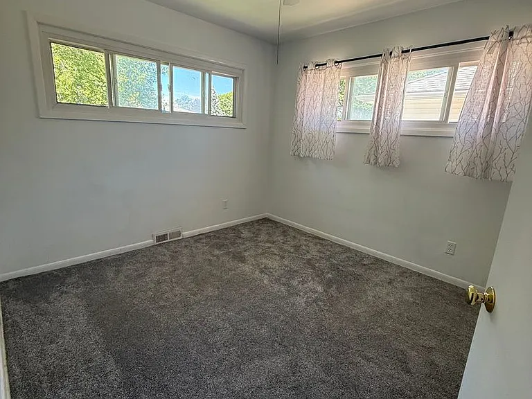 6840 Middlebrook Blvd — Photo 4