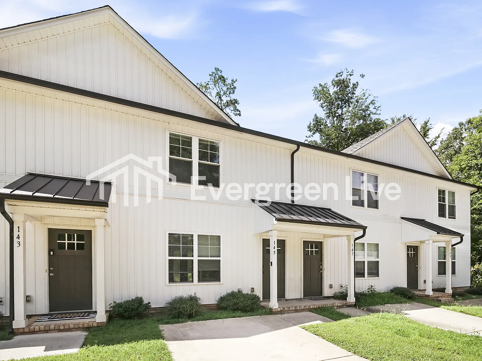 3 bed, 3.0 bath, 1260 sqft, $1,695 — Photo 2