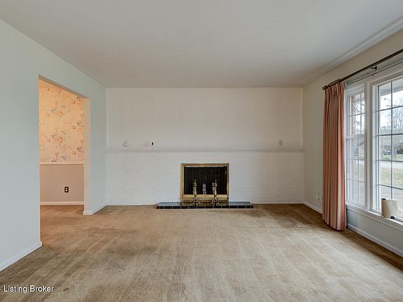 5th image of 9000 Wooddale Dr