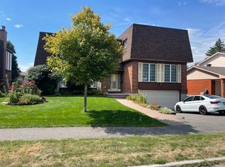 1050 Plante Dr, Ottawa, ON K1V 9E6