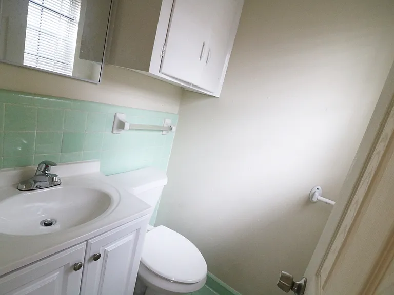9526 Balsam Ln — Photo 5