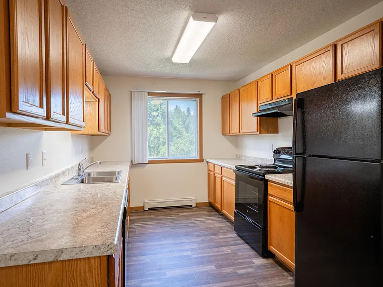 Bismarck, ND Sierra Ridge Apartments | 22A | Kitchen