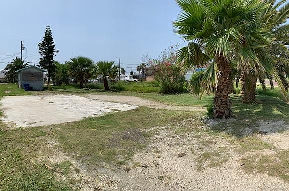2nd image of 207 S Gulf St