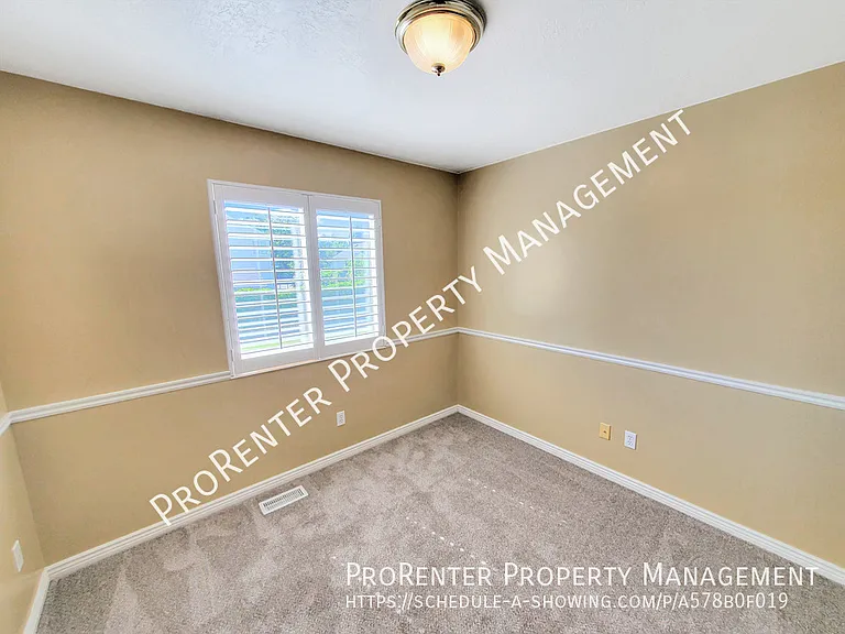 1488 Earl Cir — Photo 16