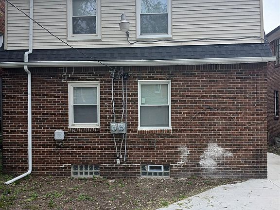 2nd image of 17181 Ohio St