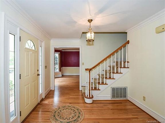 4th image of 5023 Lindstrom Dr