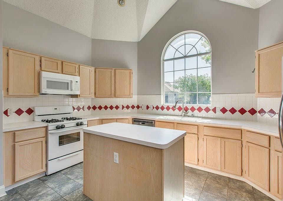 1st image of 7209 Deerfield Dr