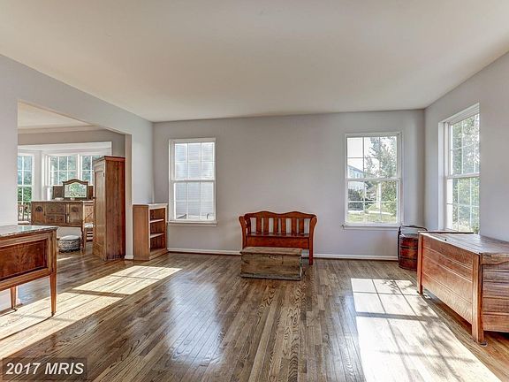 Gleaming hardwoods on main lvl