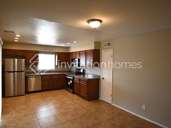 3rd image of 4771 W Lupine Ave