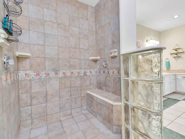 1730 Lakeshore Dr — Photo 36
