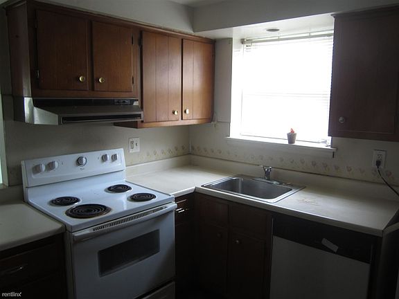 329 Buttonwood 005
