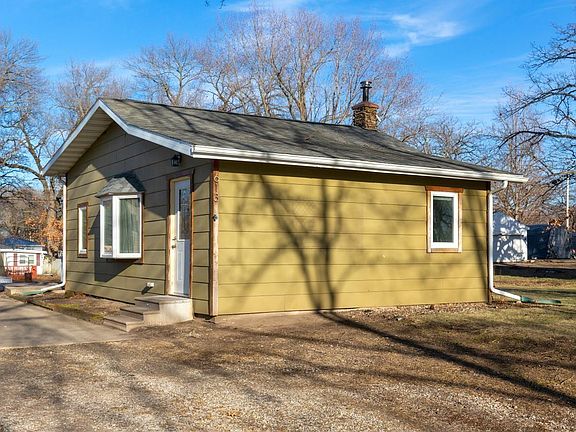 2nd image of 613 1st St
