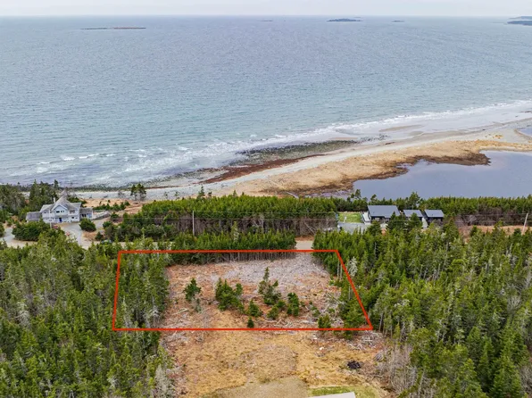 66 Kaakwogook Way, Halifax, NS B0J 2L0