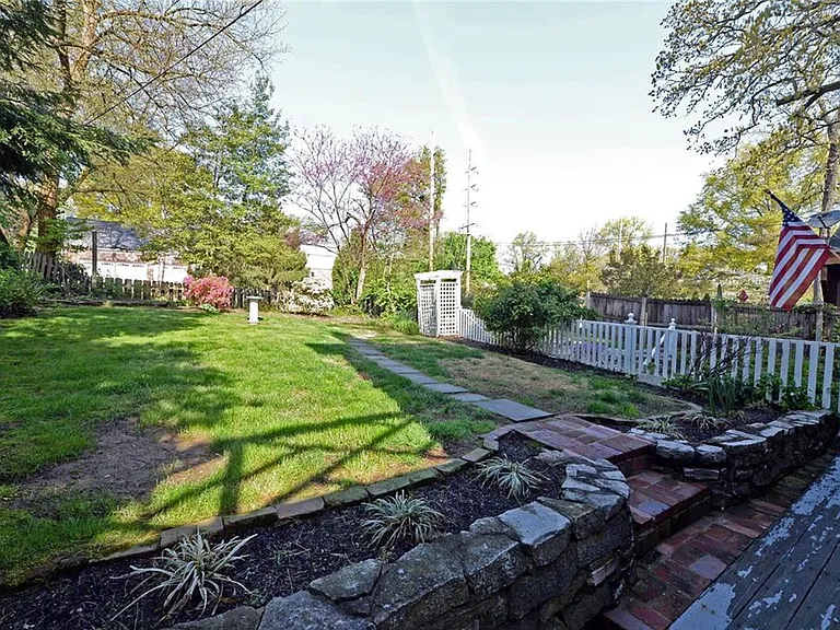 31 Algonquin Wood Pl — Photo 30