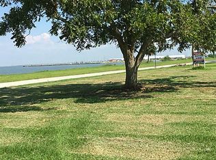 3502 Miramar Dr, Shoreacres, TX 77571