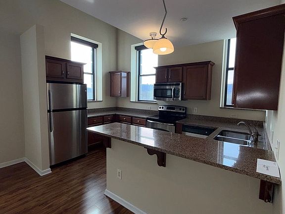 3rd image of 2 W Broad St #45-18