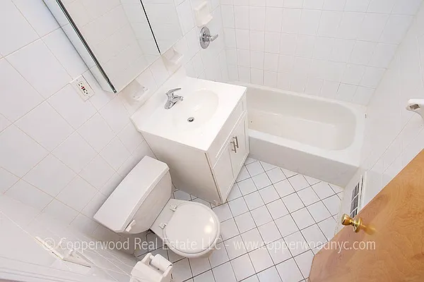 Rented by Copperwood Real Estate | media 18