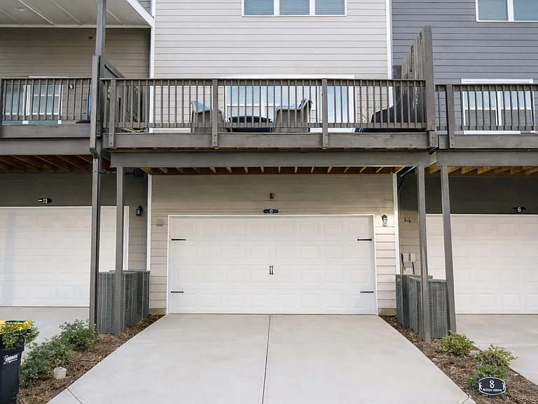 8 Nickel Dr #3 — Photo 2