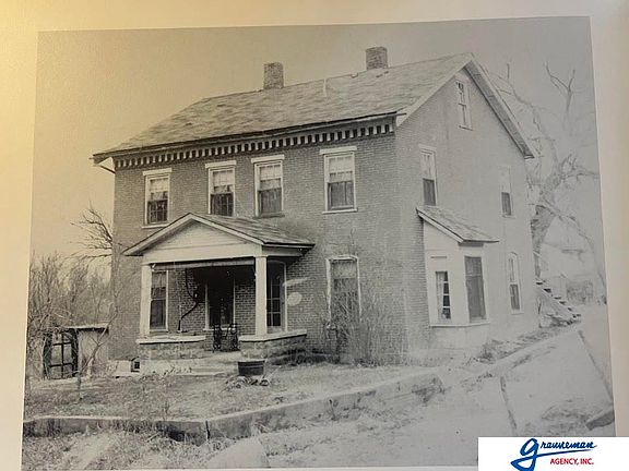 2nd image of 220 S 2nd St