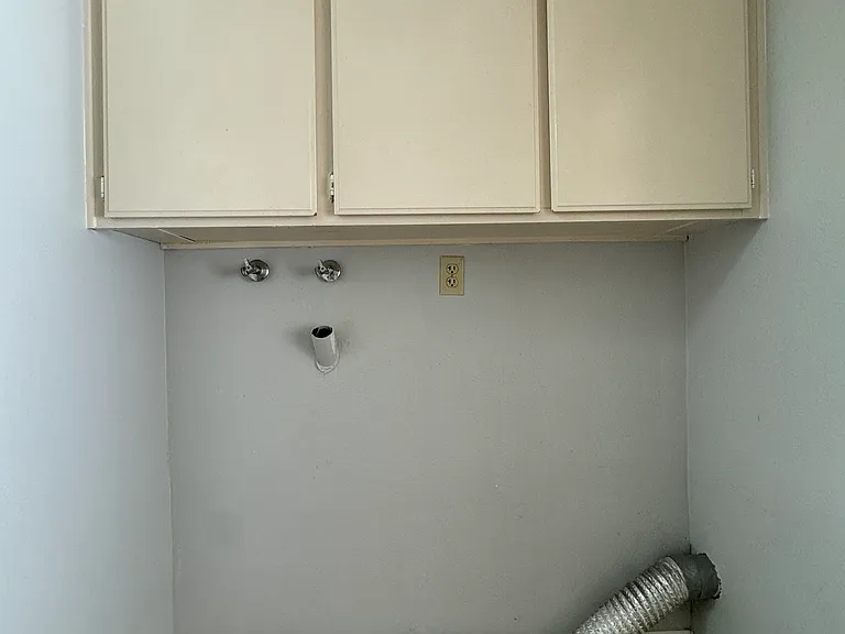 2154 Basswood Ct — Photo 9