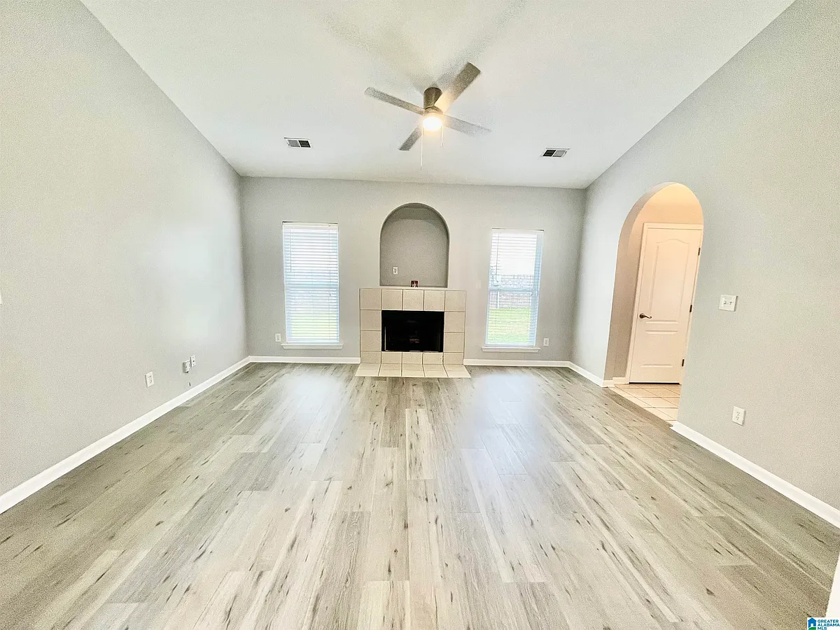 Building Photo - 5241 Cottage Cir