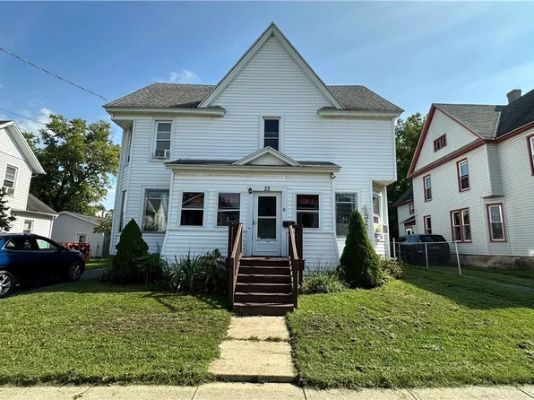 22 Pleasant St, Auburn, NY 13021