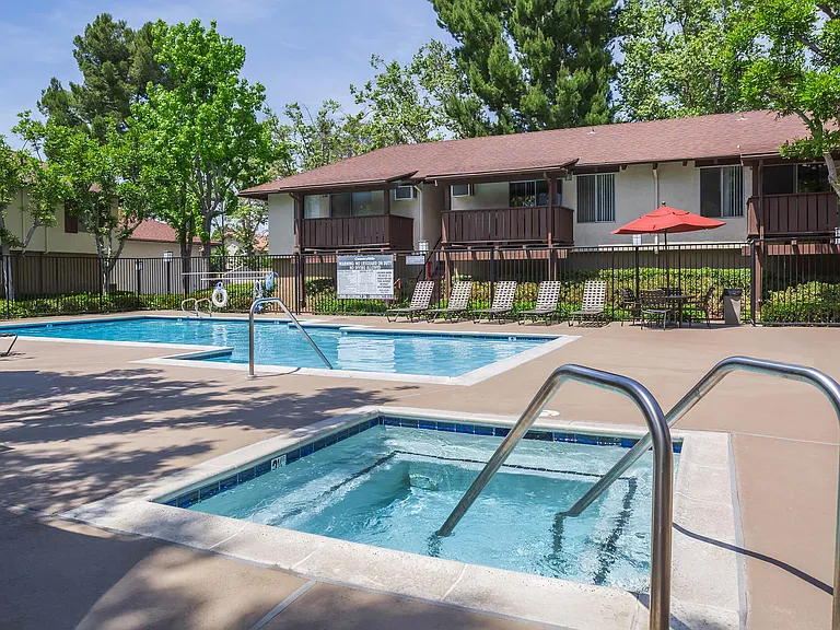 Country Hills Apartment Homes — Photo 6