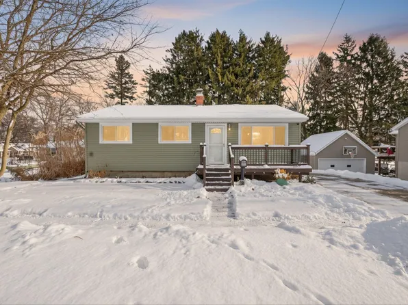 1105 S Eaton St, Albion, MI 49224