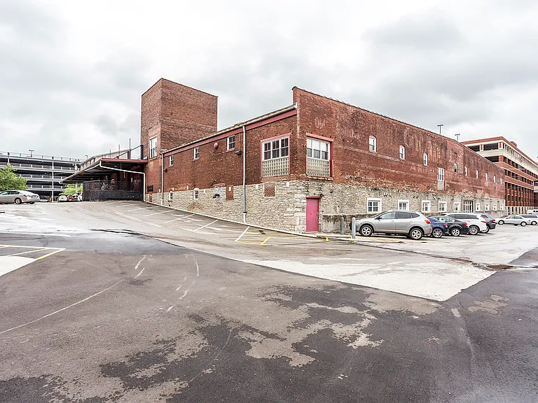 585 S Upper St #114 — Photo 31