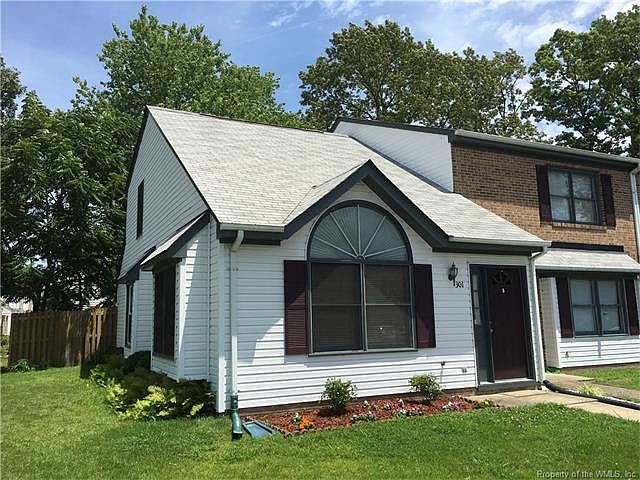 1st image of 301 Crestwood Ct #0