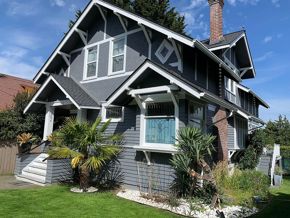 3212 22nd Ave W