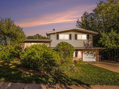 1848 Emerald Ave NE, Grand Rapids, MI, 49505