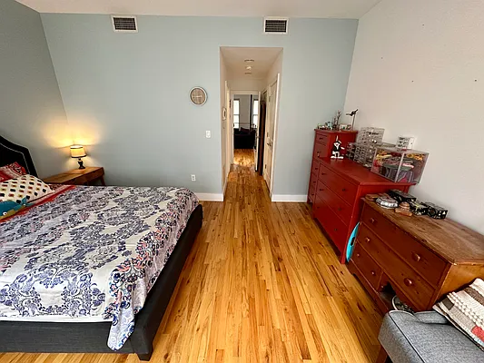 Rented by Esra Realty | media 32