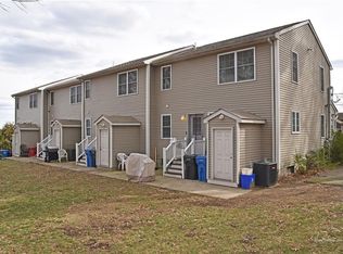 29 Dover St, Cranston, RI 02920